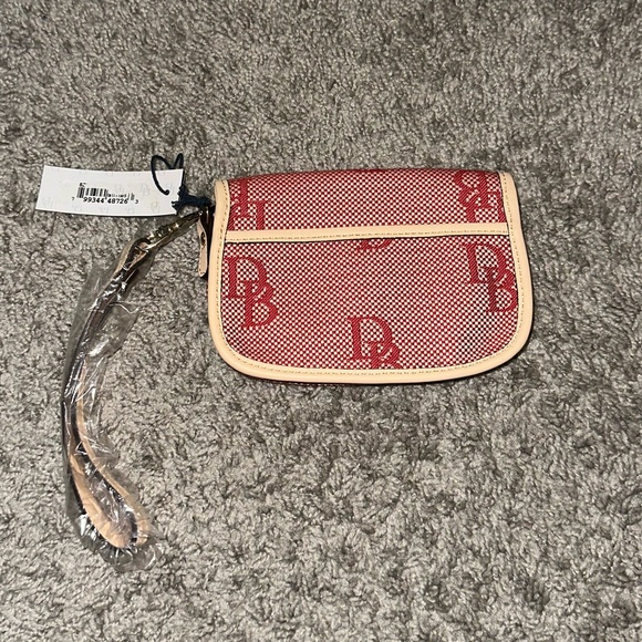NWT Dooney & Bourke Oncour Twist Flap Wristlet - Picture 3 of 3